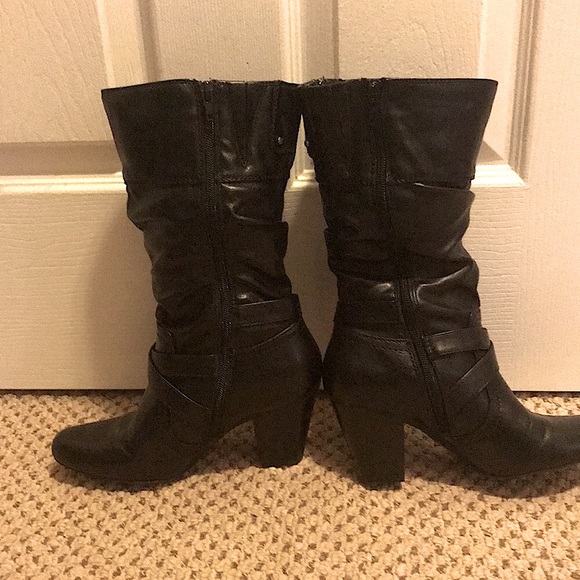 Mid Rise black boots - zip up side 2.5”heel size 7 White Mountain - Picture 7 of 11